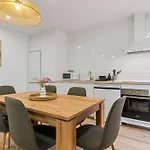 Monet, Con Terraza, Cuna Y Trona Apartment *