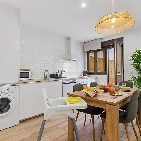 Monet, Con Terraza, Cuna Y Trona 希洪