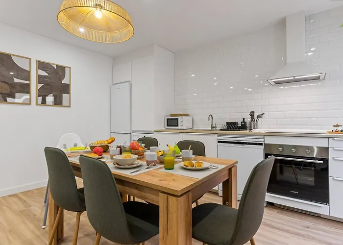 Appartement Monet, Con Terraza, Cuna Y Trona