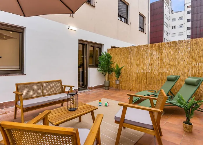 Monet, Con Terraza, Cuna Y Trona * Χιχόν