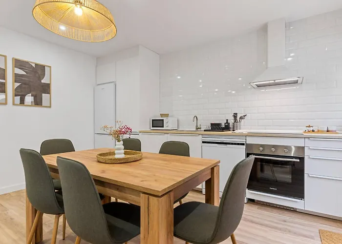 Monet, Con Terraza, Cuna Y Trona Appartement *