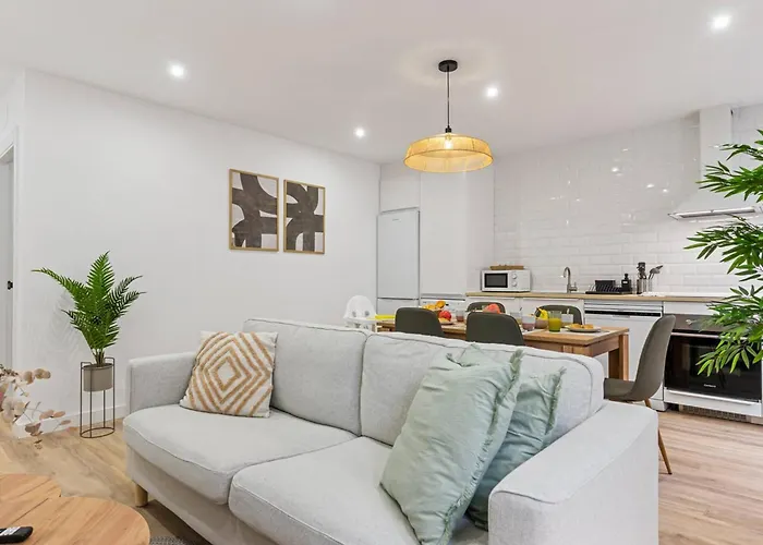 Monet, Con Terraza, Cuna Y Trona