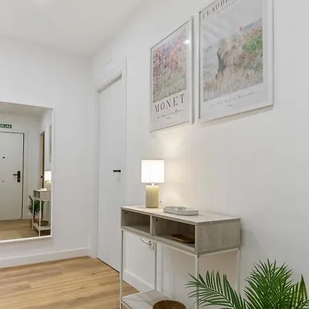 Апартаменты Monet, Con Terraza, Cuna Y Trona *