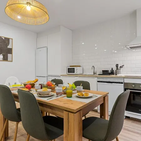 Monet, Con Terraza, Cuna Y Trona *